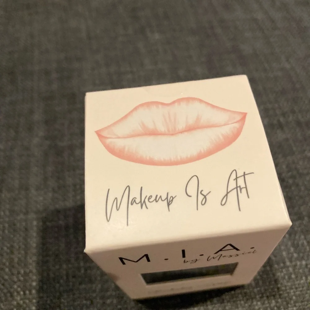 M.I.A BY MASSIEL M.I.Artist Blending Sponge Brand New Full Size NWT